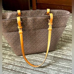 Michael Kors Bedford medium logo tote bag in good condition